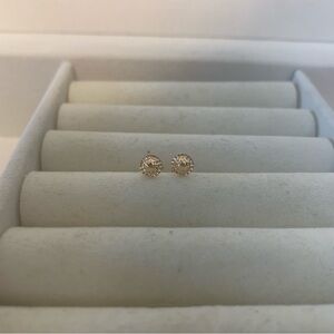 14k gold stud earrings
